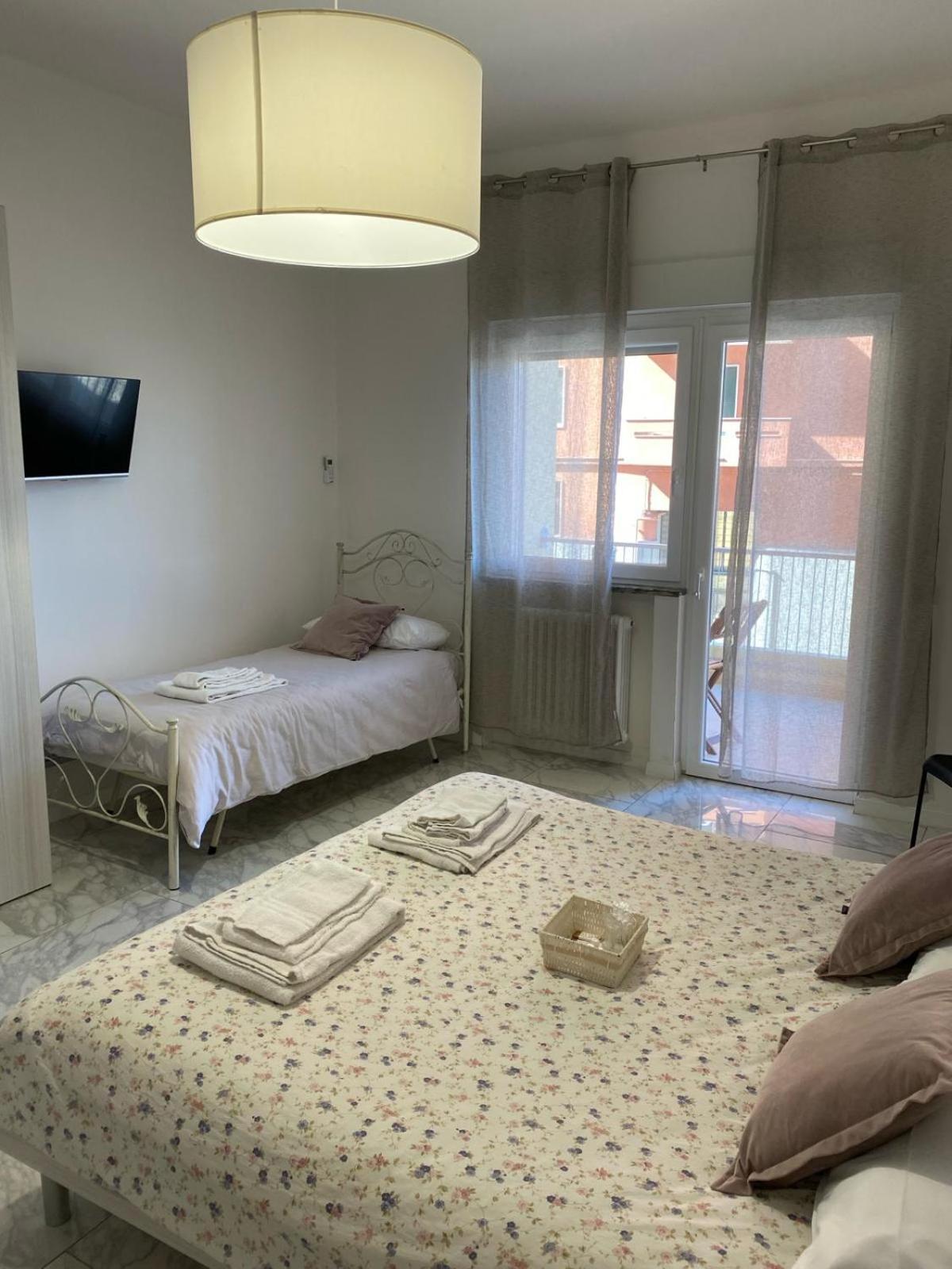 Ennio Rooms Bari Exteriör bild