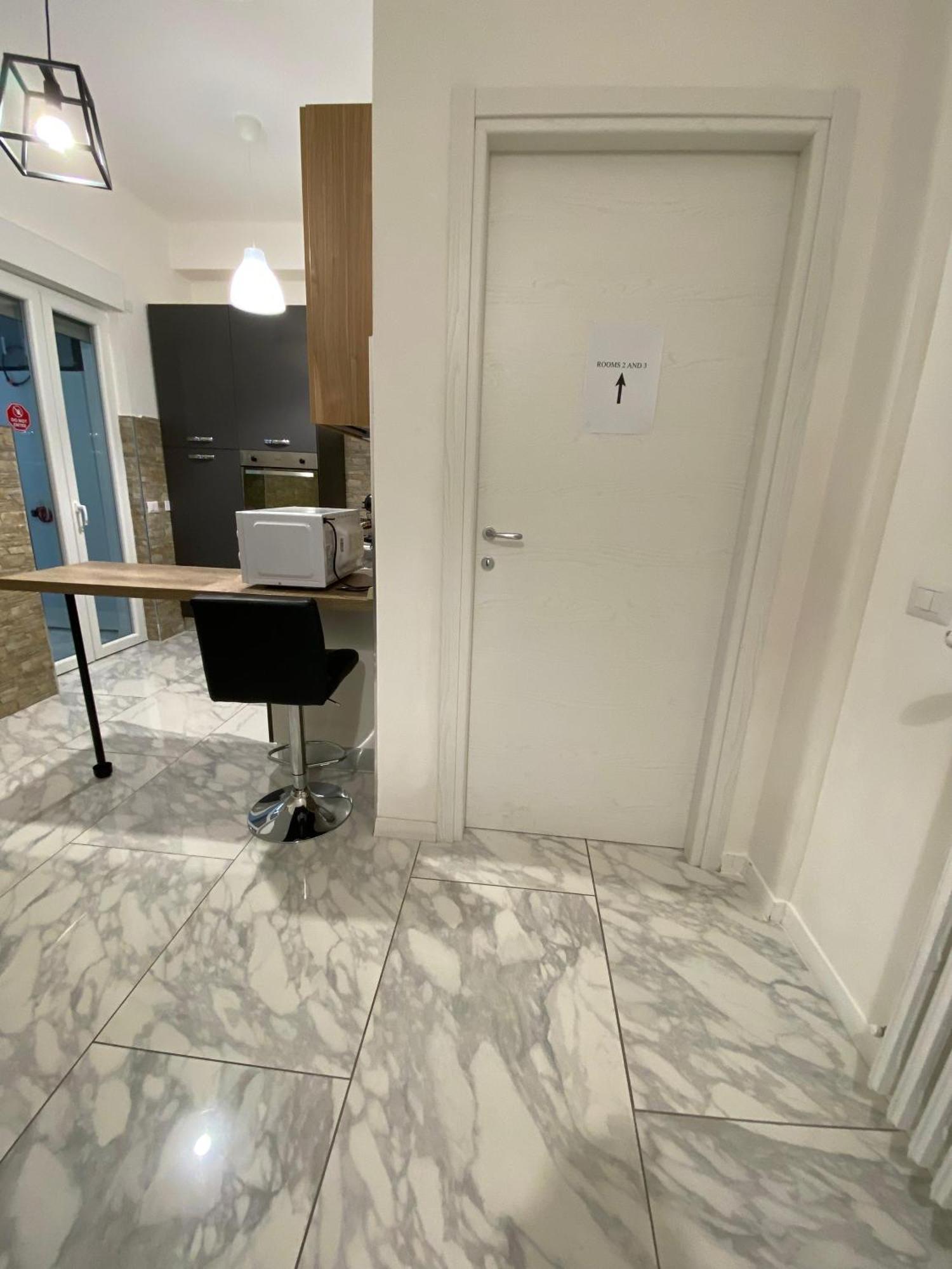 Ennio Rooms Bari Exteriör bild