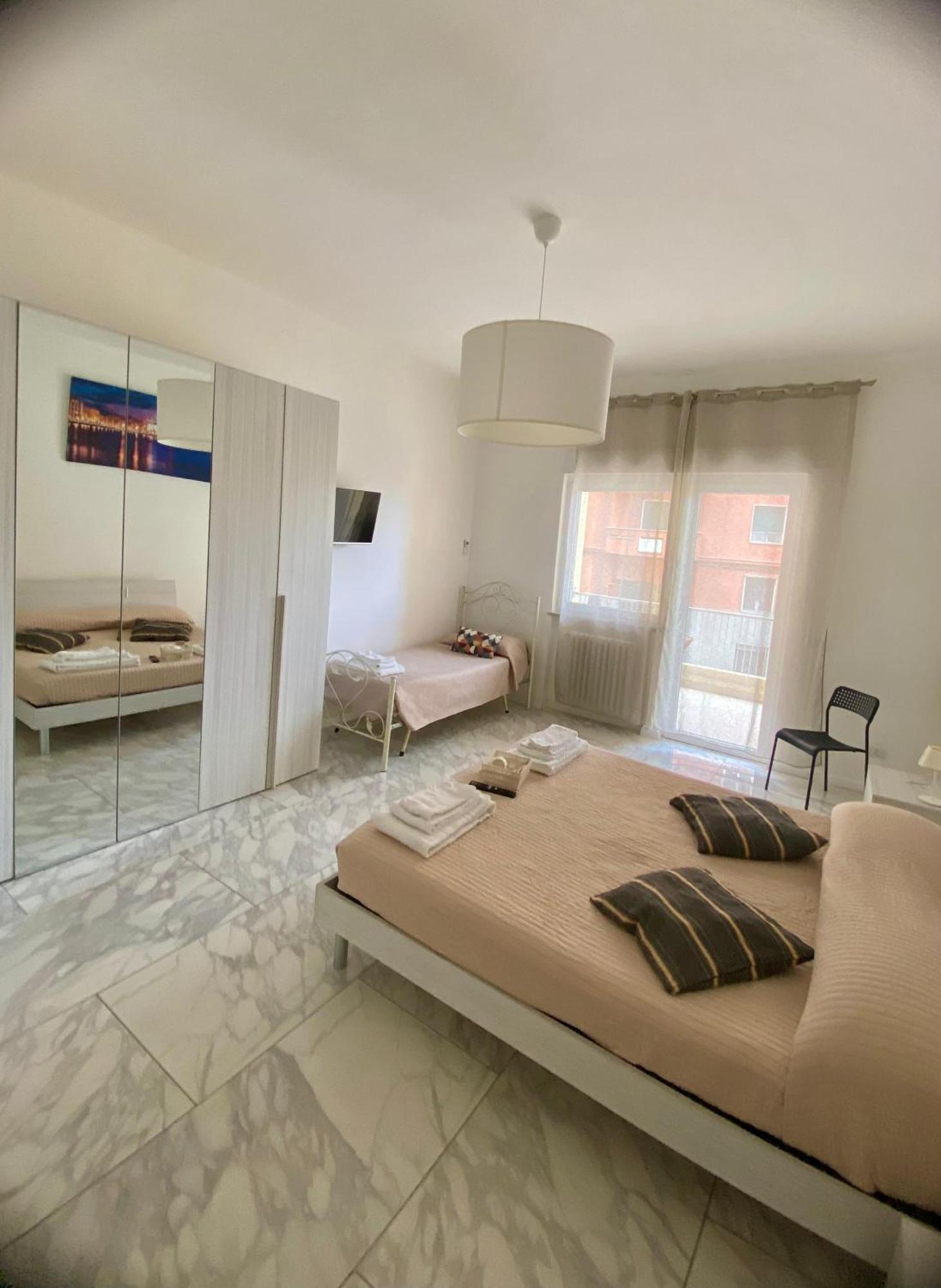 Ennio Rooms Bari Exteriör bild