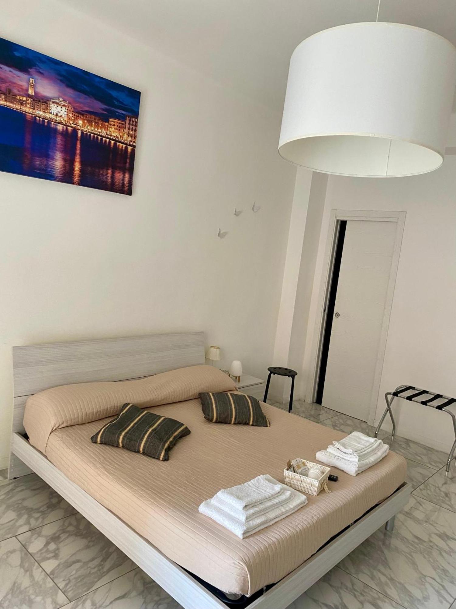 Ennio Rooms Bari Exteriör bild